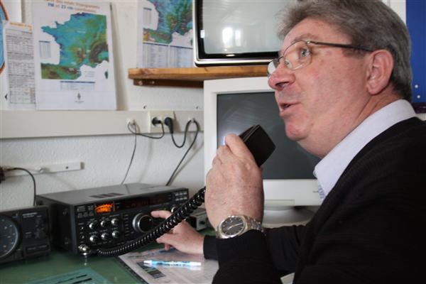 Jean-Pierre Kaeuffer, alias F5AHO, est radioamateur depuis plus de  40 ans.  Photo Dom Poirier  